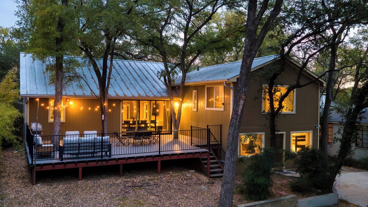 Tarrytown House | Spacious Austin Retreat | Detached Casita, Game Room, EV Charger & More