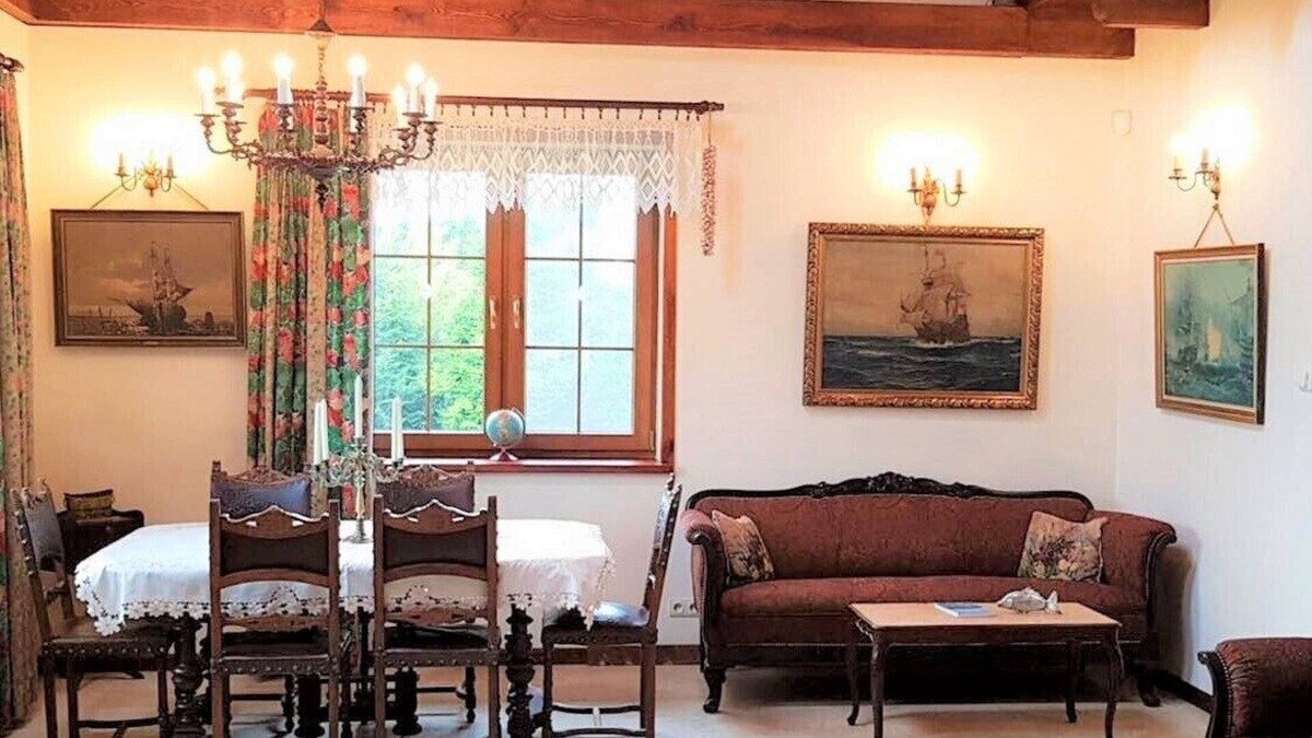 Kopalino Villa | Spacious Baltic Manor House in 6000 m2 garden. Beach & Forest. Privacy & comfort