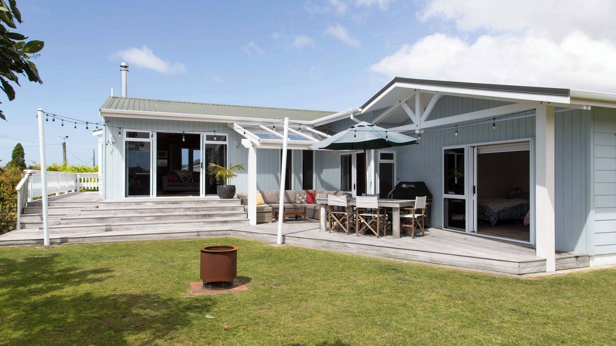 Tairua House | Spacious beach house retreat on Hornsea. A short walk to town, estuary & beach.