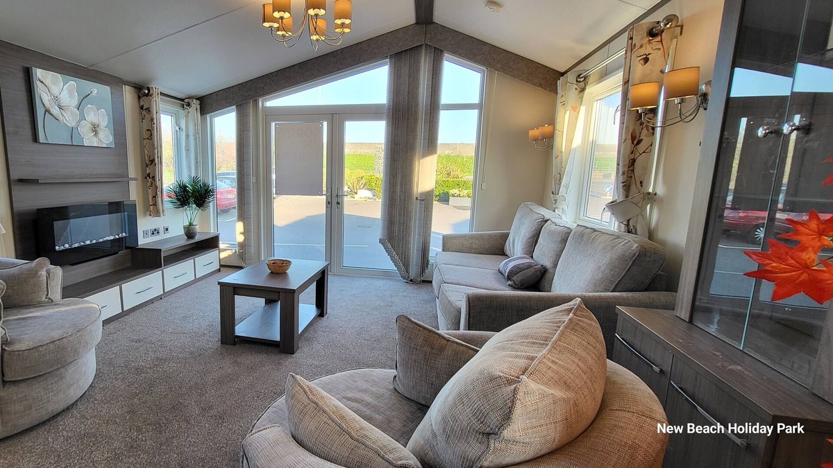 Dymchurch House | Spacious Beautiful 6 Berth Holiday Home Near the Beach & Resort Facilities