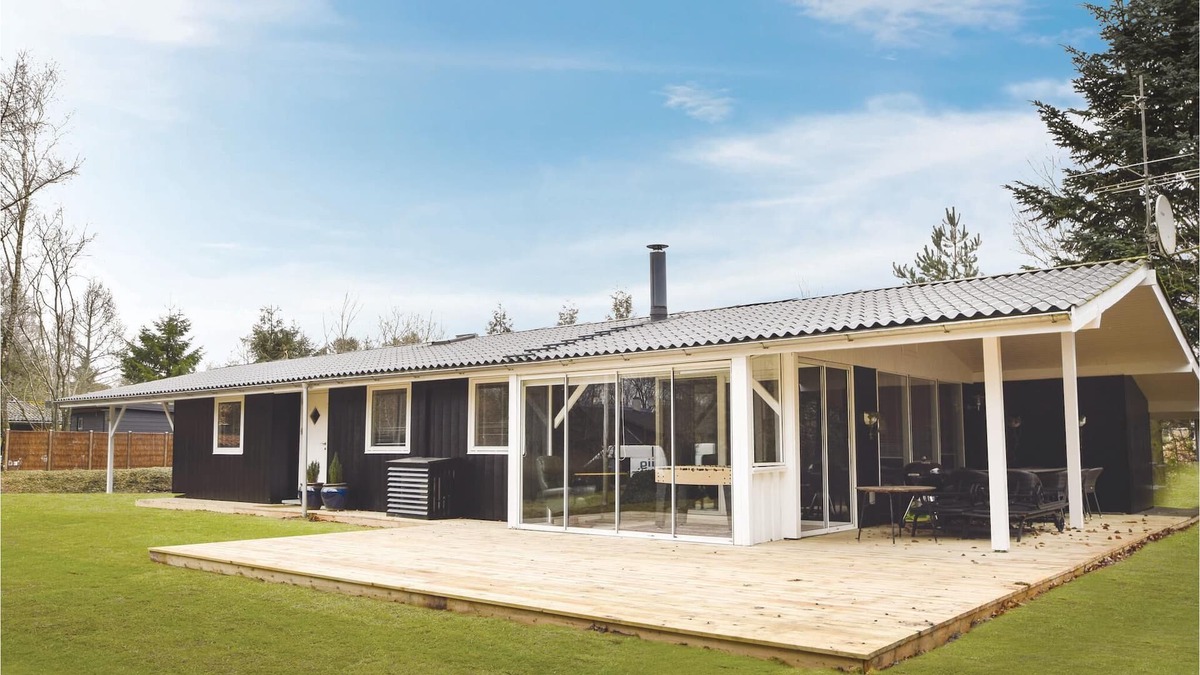 Farvang House | Spacious, beautiful cottage with four good bedrooms and two bathrooms.