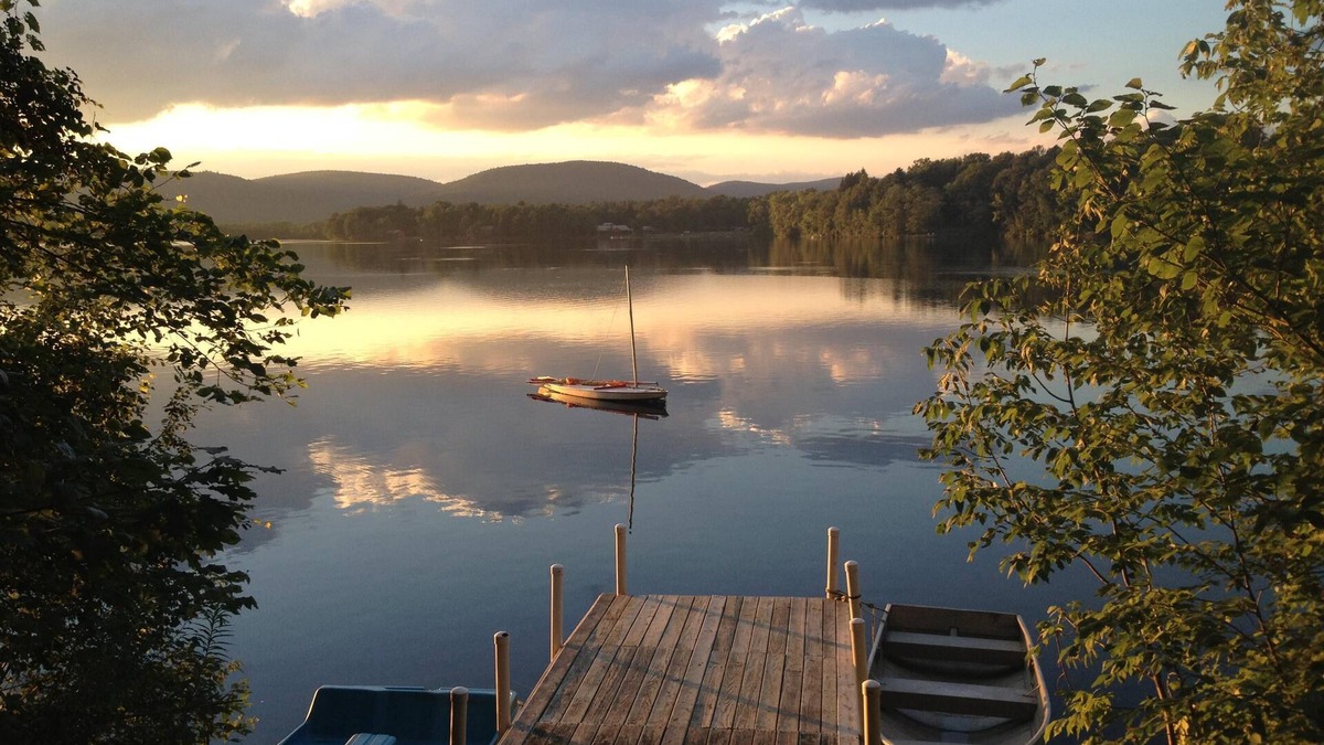 Richmond House | Spacious Berkshire Summer Rental, Private Dock on Lake 3 BR/2b