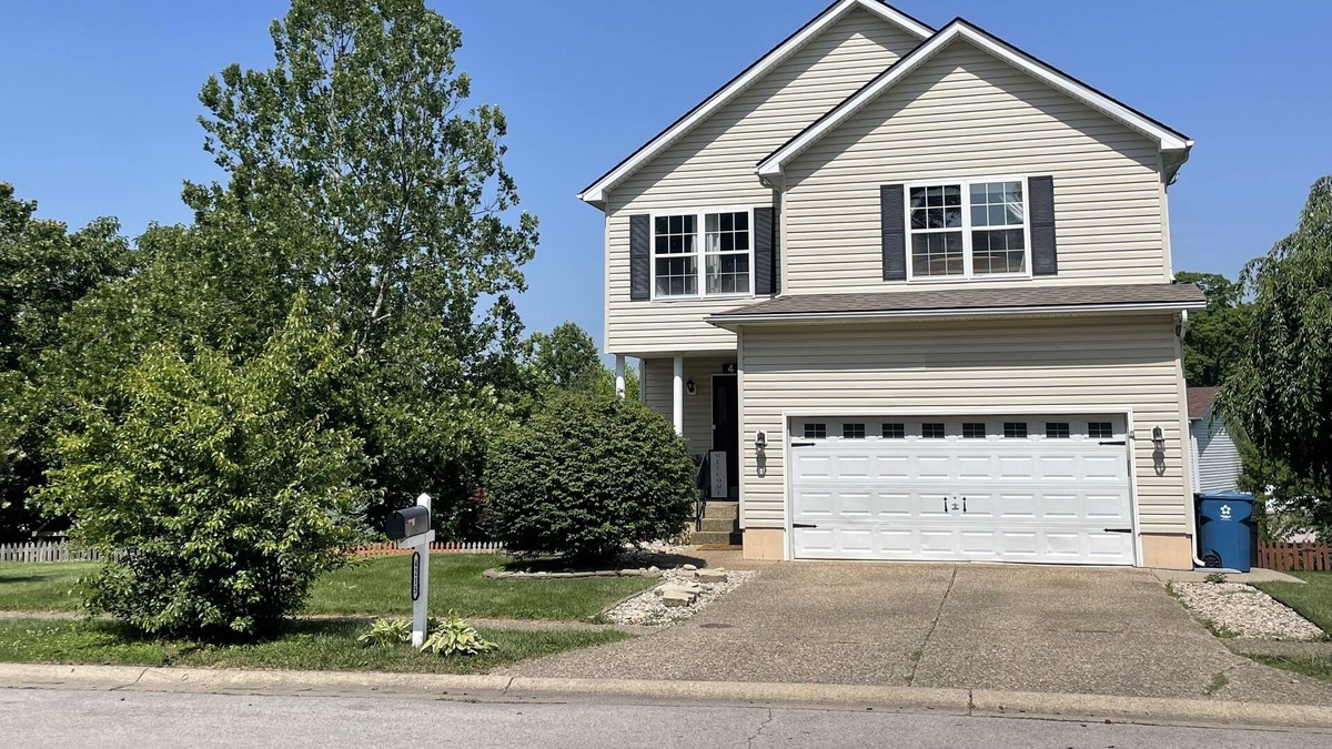 Buechel House | Spacious Bluegrass home with open floor plan and outdoor fire pit!