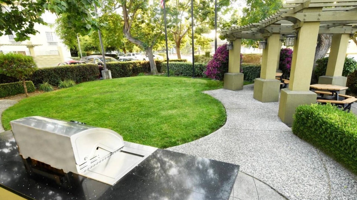 Snail Hotel | Spacious Boardroom Suite | Sunnyvale Location | 1 Unit