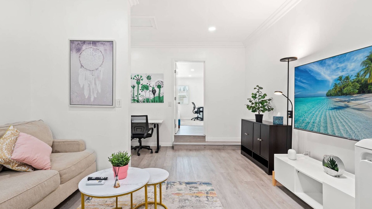 Westmont House | Spacious Bright Home Fully Equipped