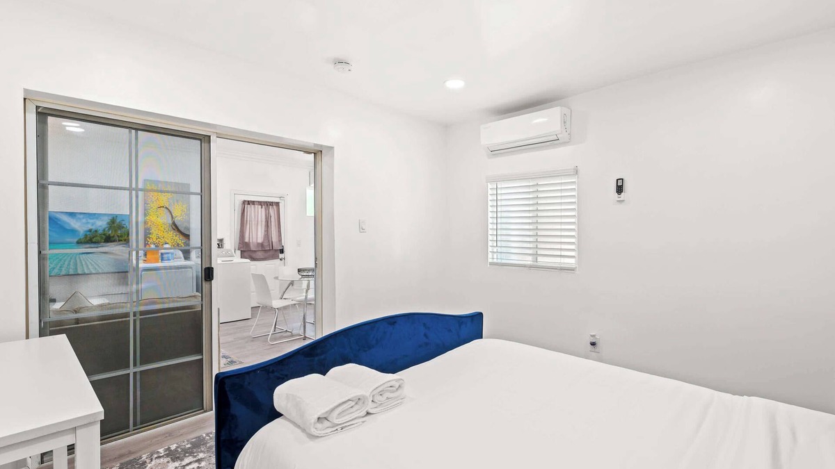 Westmont House | Spacious & Bright Home Fully Equipped