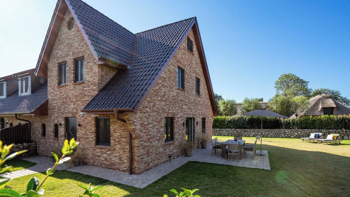 Morsum House | Spacious, bright, modern and clearly furnished - this is what awaits you in this new