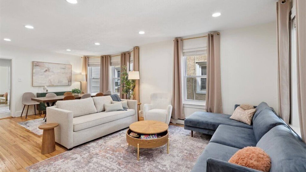 Ardmore House | Spacious, bright, renovated and on the Main Line!
