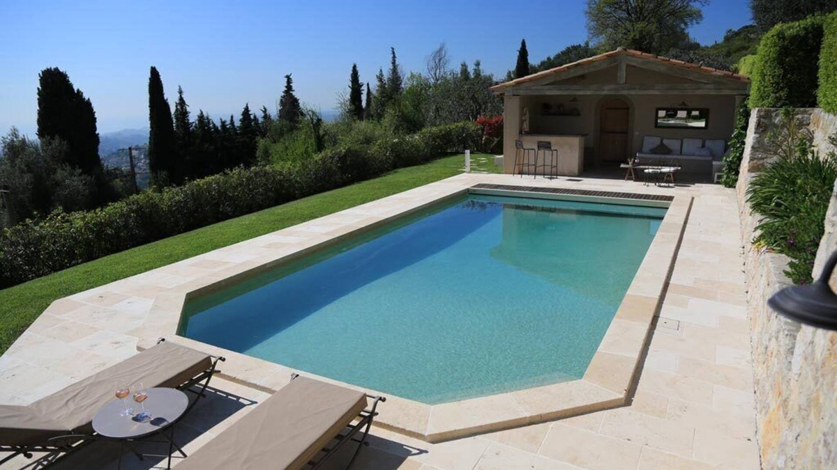 Vence Apartment | SPACIOUS, BRIGHT STUDIO WITH EXCEPTIONAL VIEW