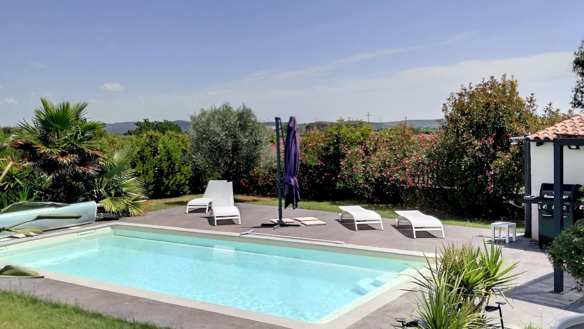 Saint-Clement Villa | Spacious, bright villa with swimming pool