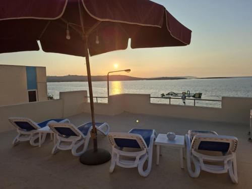 Qawra House | Spacious Bugibba Seafront Villa Free Parking & WiFi