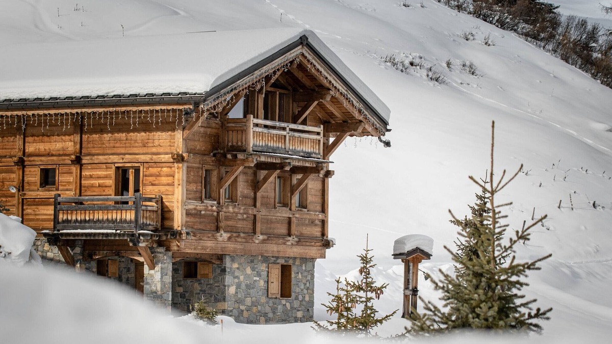 Plagne 1800 Ski Chalet | Spacious chalet with hot tub and Mont Blanc view, 5 bedrooms, WiFi