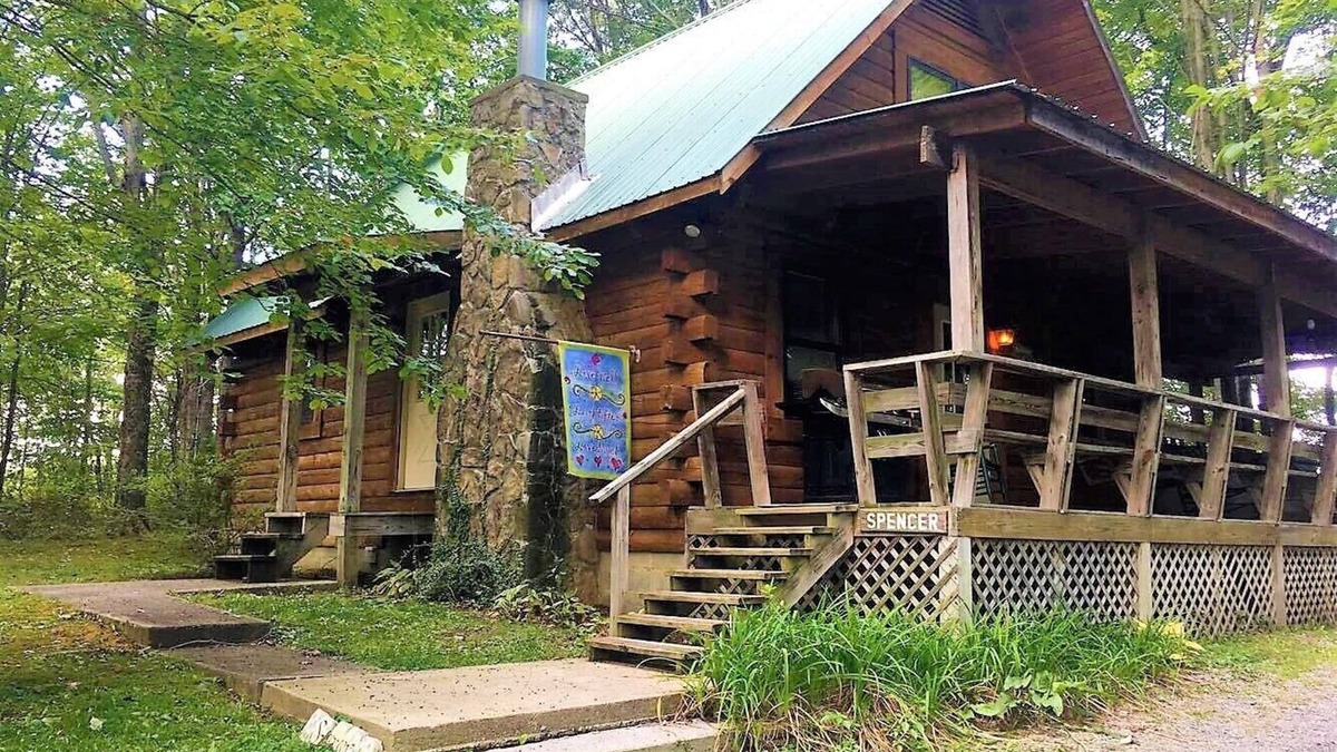 Hico Cabin | Spacious Cabin sleeps 8!