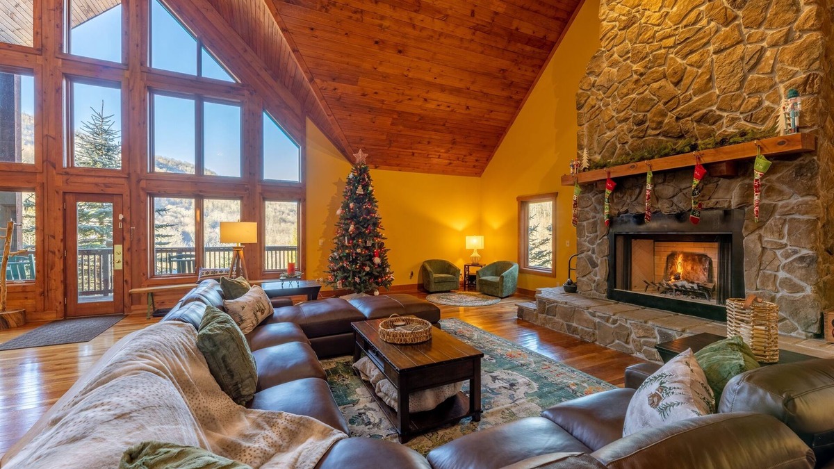 Slaty Fork Cabin | Spacious Cabin w/Hot Tub~2 King beds, fire pit