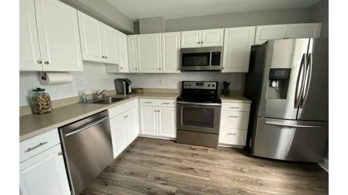 Olde Towne East Cottage | Spacious Carriage House - Olde Towne East - free parking - Super Host