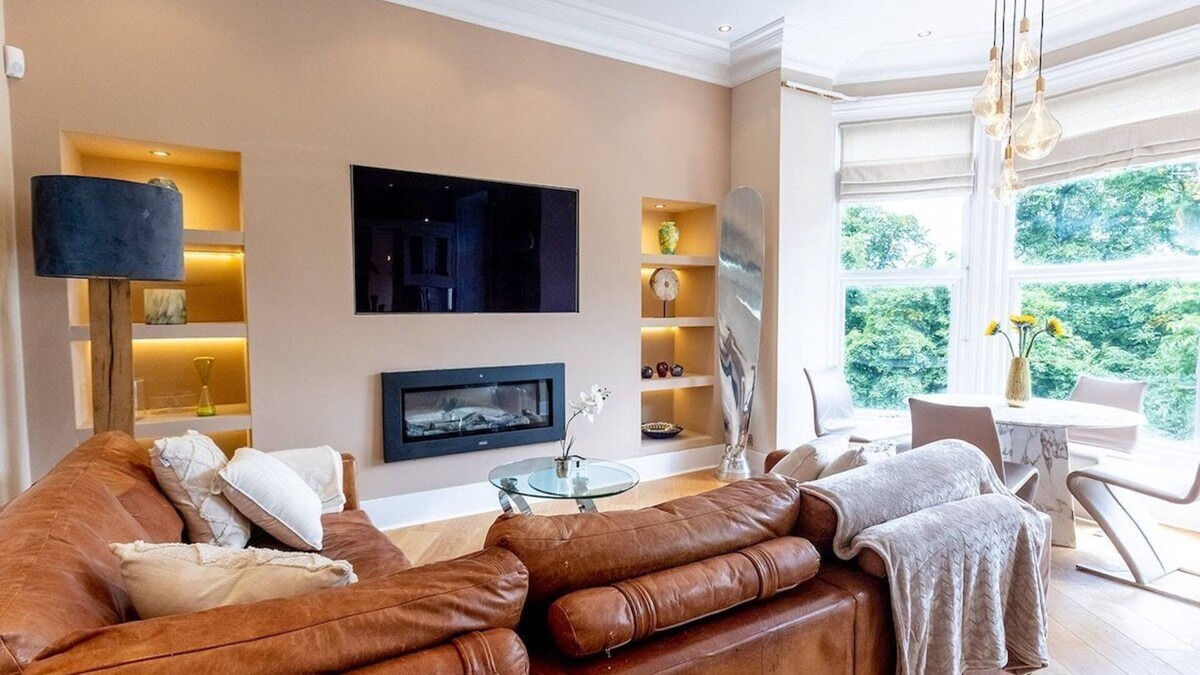 Harrogate Condo | Spacious central apartment to town with views