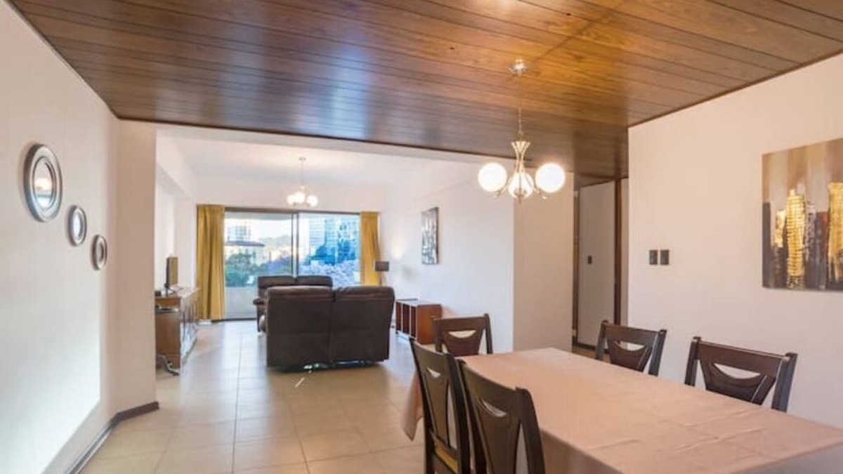 Zona 4 Apartment | Spacious & centric apartment in a safe area Z. 10