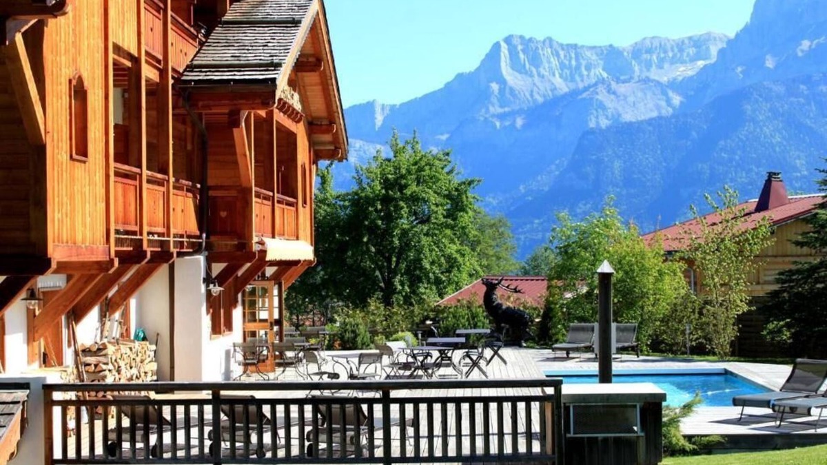 Sallanches Ski Chalet | Spacious chalet 15 minutes from Megève and facing Mont Blanc!