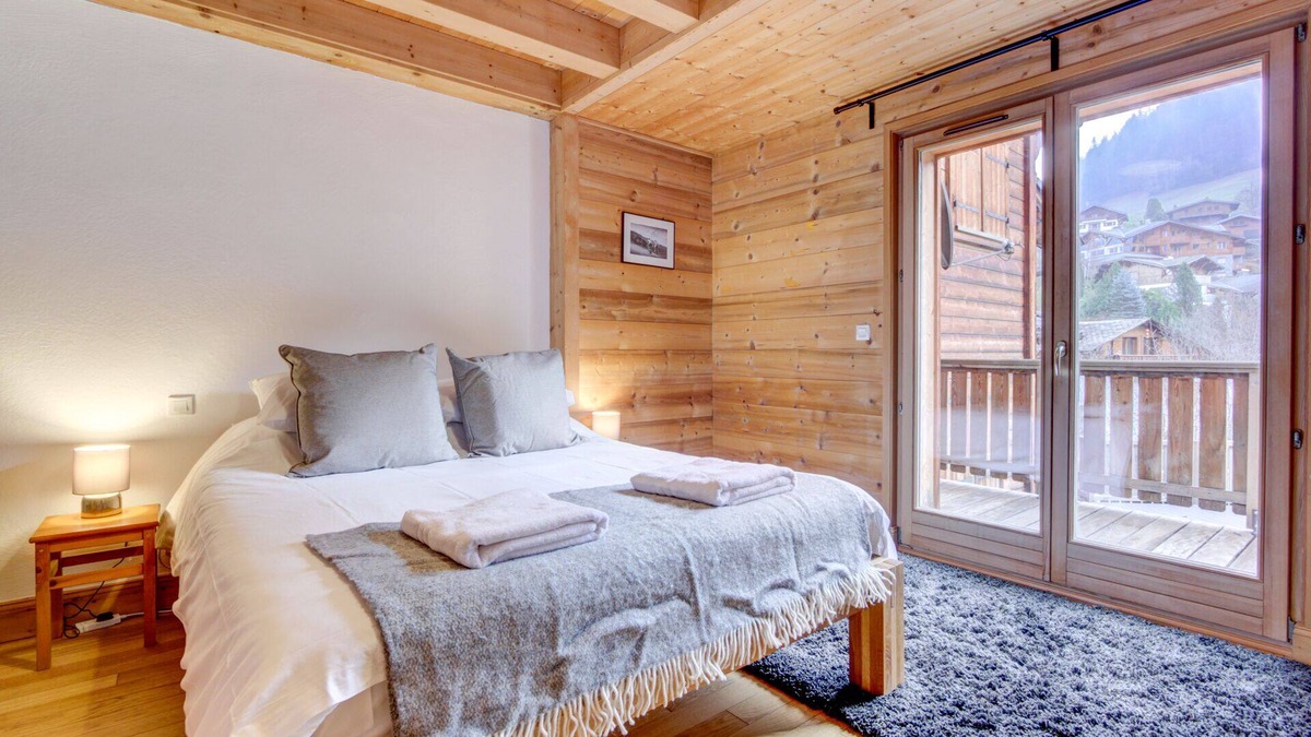 Morzine Ski Chalet | Spacious Chalet in a Great Location - Perfect for a Group of Friends of Family