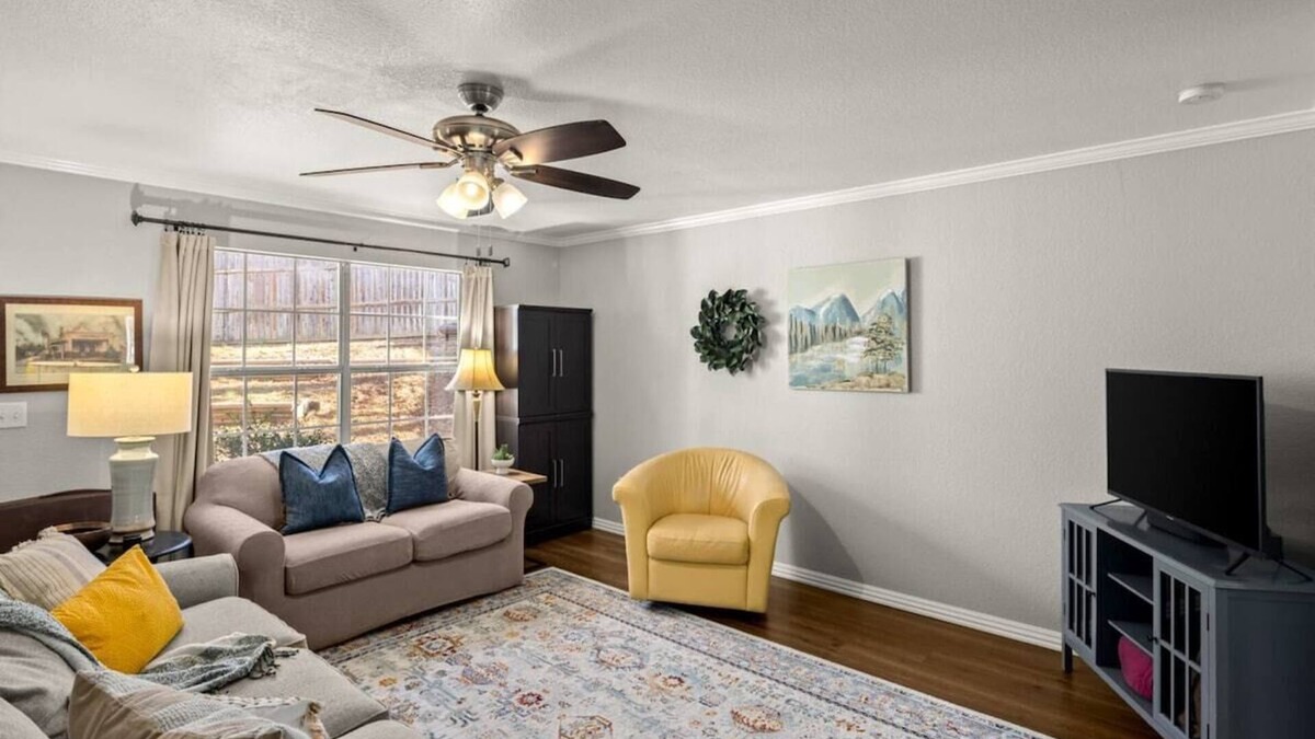 Fayetteville House | Spacious Charm: Duplex Haven in Fayetteville