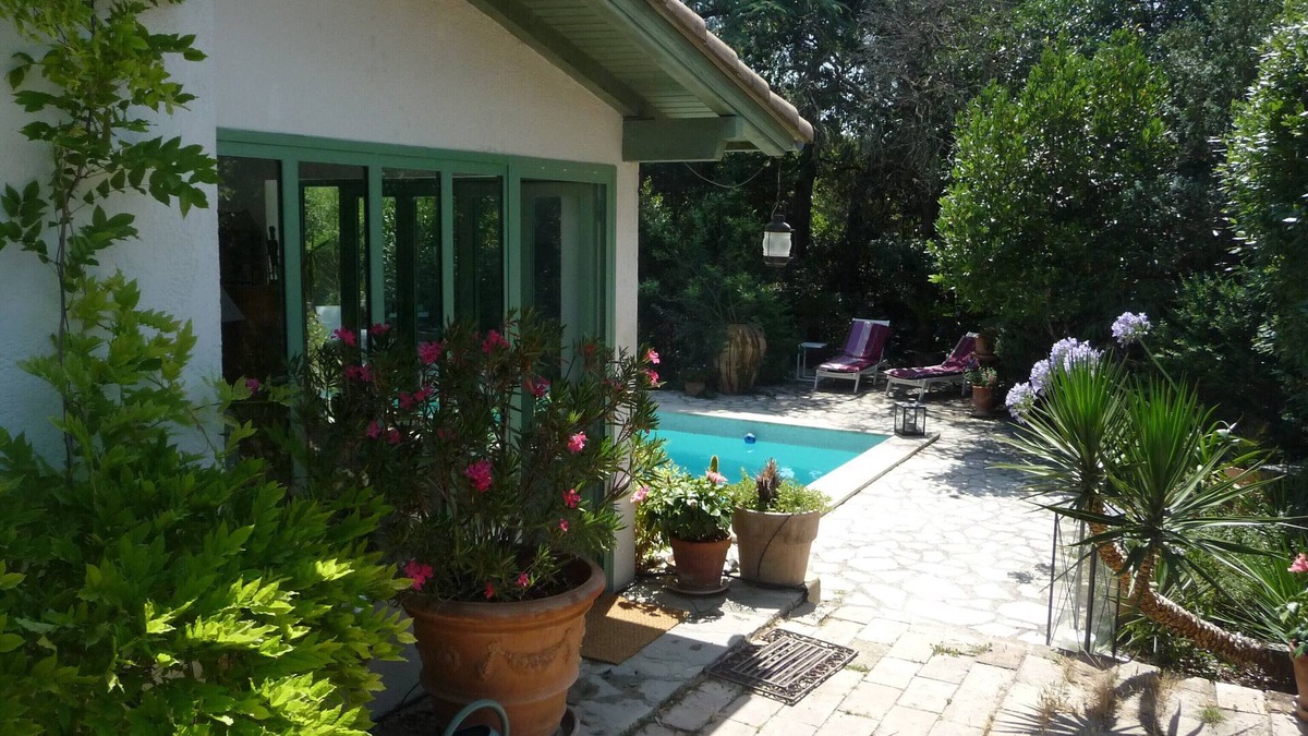Castelnau-le-Lez House | spacious charming house near montpellier with swimming pool