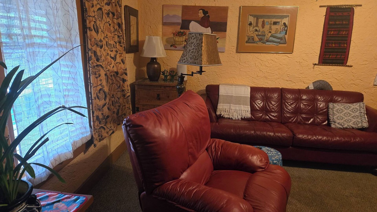 Jefferson Apartment | Spacious & charming comfortable apartment close to downtown, the Deco District.