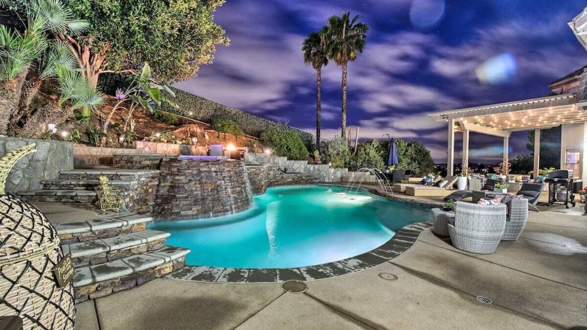 Vista House | ★ Spacious Château Vista Heated Salt Pool Hot Tub 9 mi to Beach Family Fun! ★