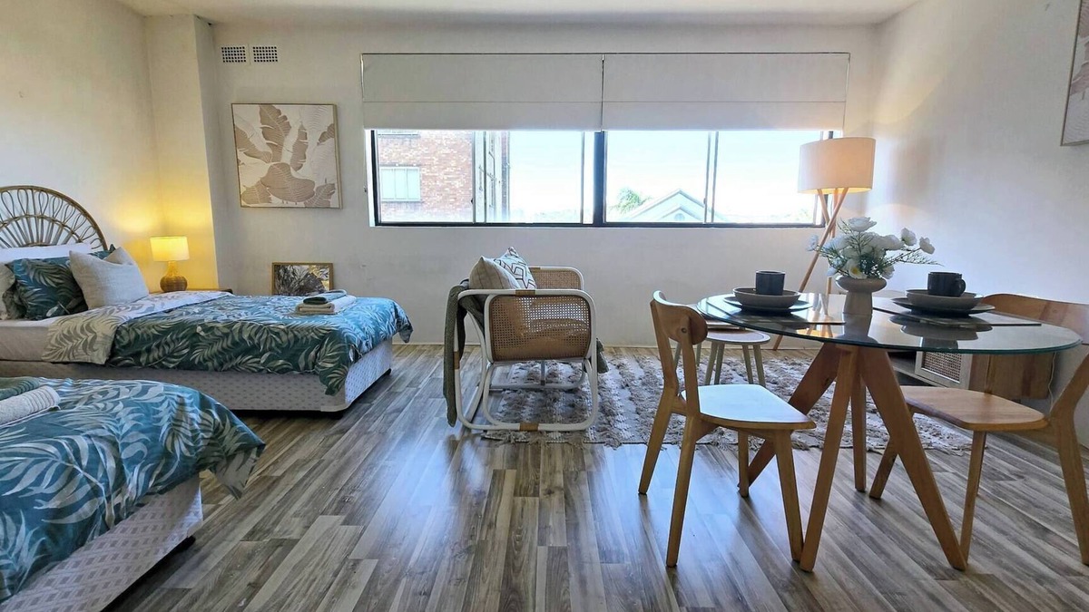 Kings Cross Apartment | Spacious City Pad with Pool and Spa