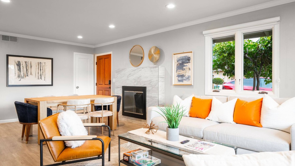 Los Gatos House | Spacious & Classy 4BR Los Gatos Villa: Jetted Tub & Foozball