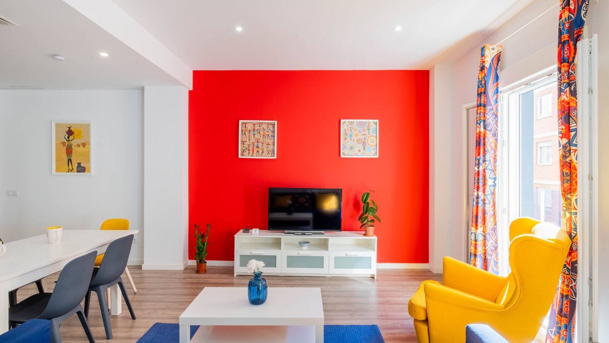 Jesus Apartment | Spacious Clean & Colourful Apt Quiet Zone
