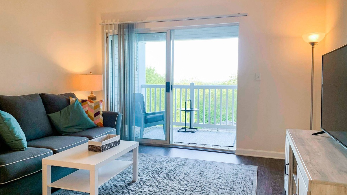 Frederick Apartment | Spacious, clean, beautiful mtn views, close 2 Hood