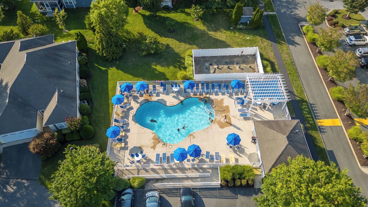 Keys Of Marsh Harbor House | Spacious/Clean/Stunning Townhouse in Rehoboth Beach Pool Sleeps 12