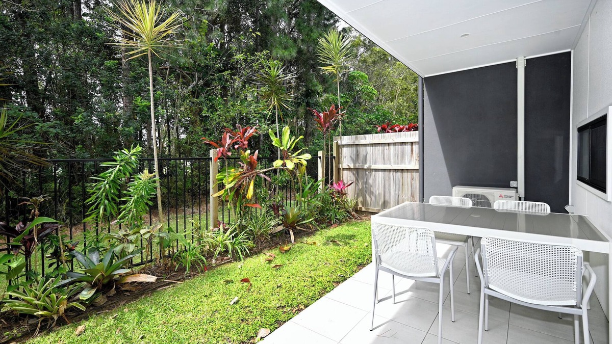 Caloundra Apartment | Spacious Coastal Escape - Minutes to Beach & Shops