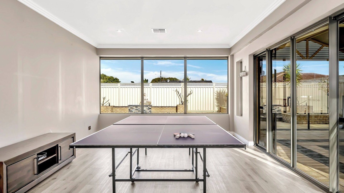 Safety Bay House | Spacious Coastal Getaway - 4BR Home with Pool, Games Room, and More in Safety Bay