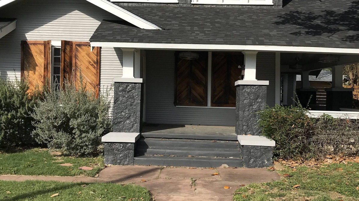 Highland Park Villa | Spacious Colonial 3 bedroom near downtown