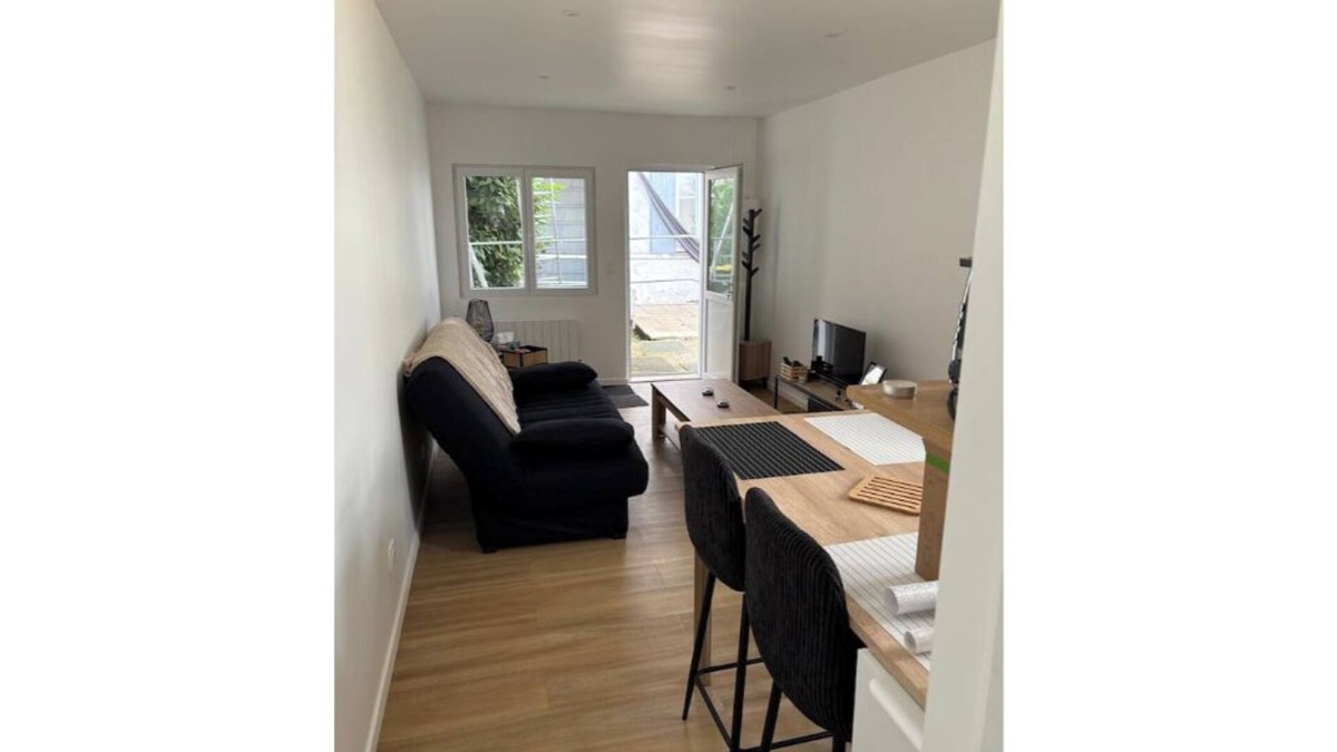 Grandvilliers Apartment | Spacious, comfortable, refurbished studio apartment