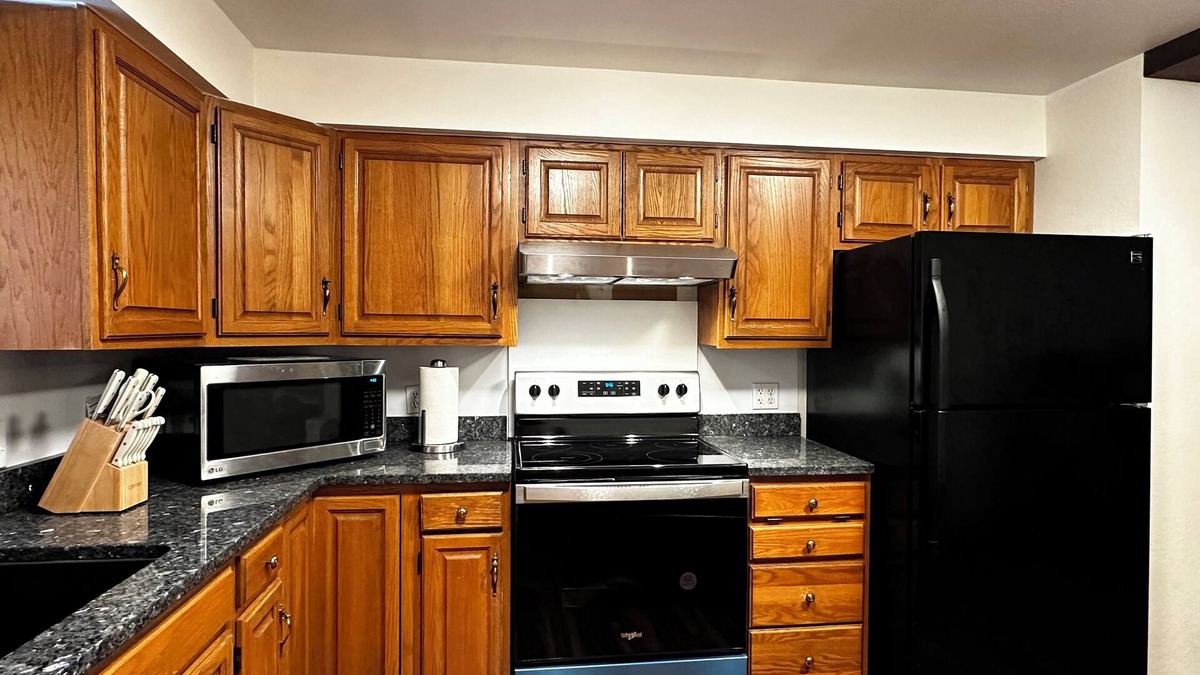 Russian Jack Park Apartment | Spacious & comfy apt near JBER
