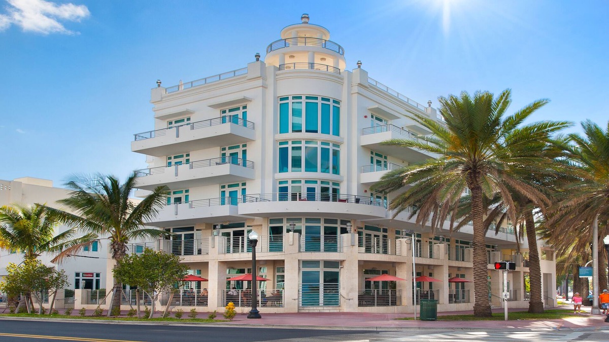 South Pointe Apartment | Spacious condo - rooftop pool & incredible location - dog-friendly