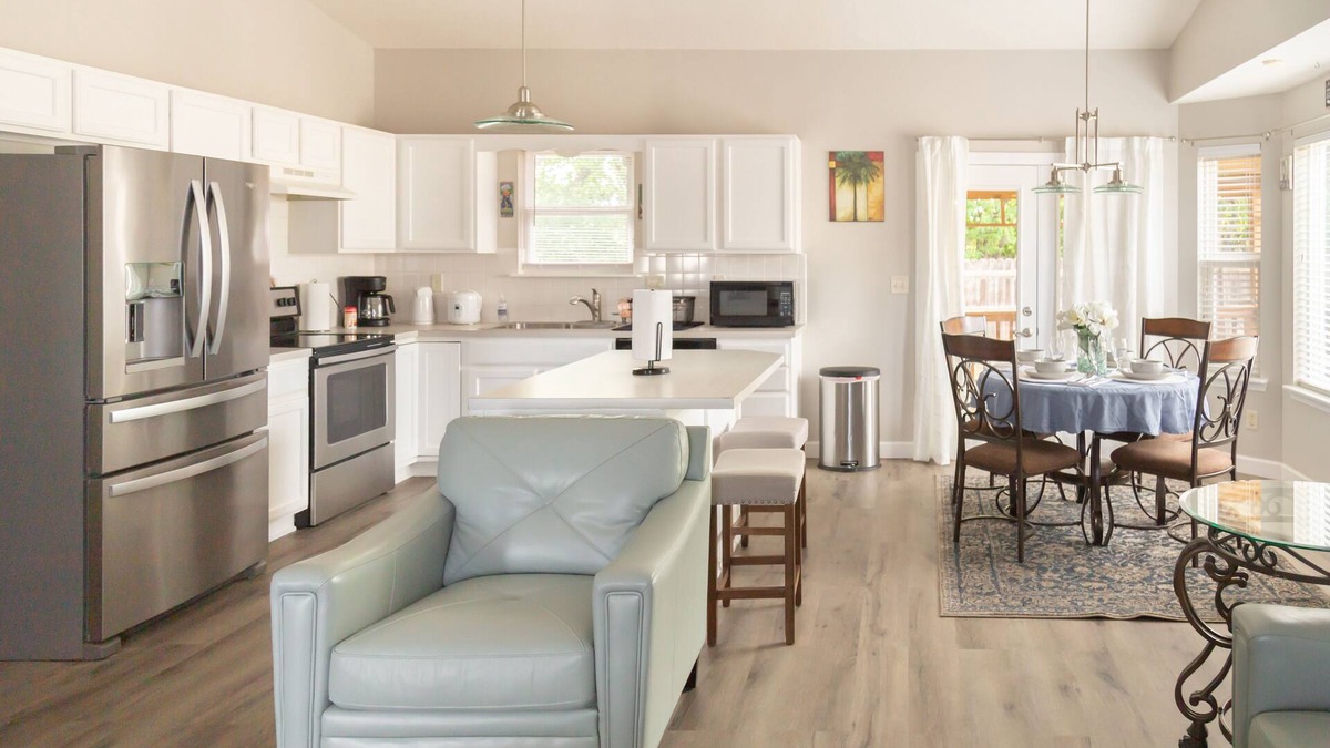 Wichita House | Spacious, contemporary house in Southeast Wichita
