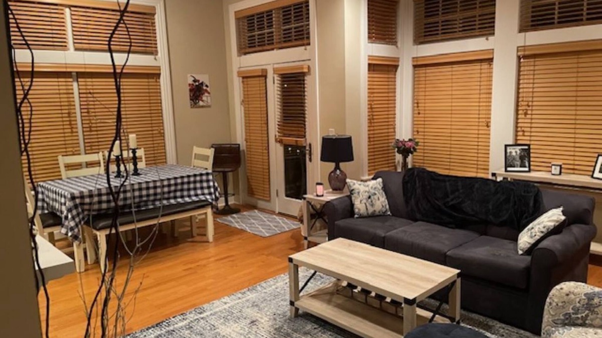 Saratoga Springs Condo | Spacious Corner Condo with Balcony in Saratoga Springs NY 2 miles from track.