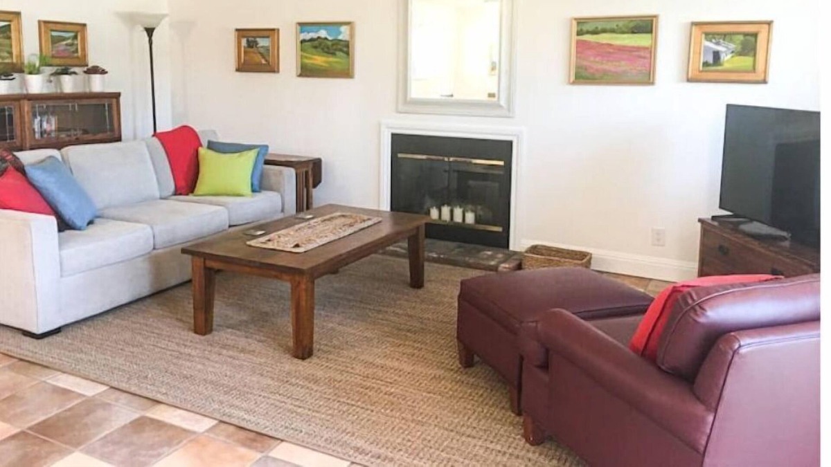 Santa Rosa Cabin | Spacious Cottage for Wine Country WORK/PLAY/STAY