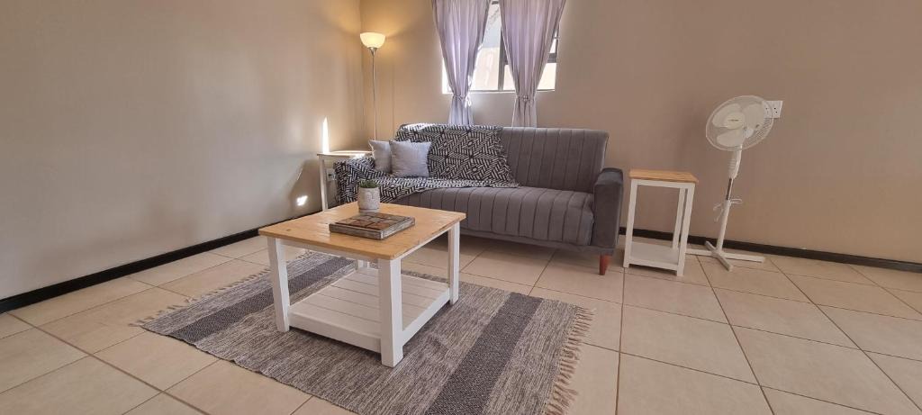Port Elizabeth Apartment | Spacious Cottage