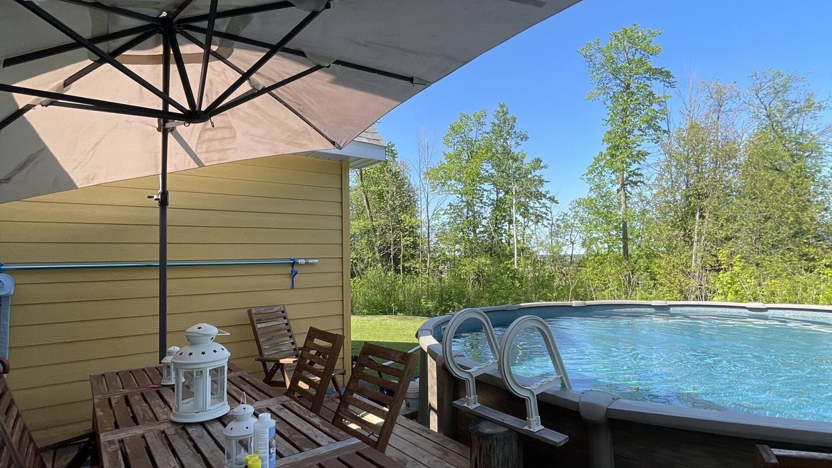North Glengarry House | Spacious Country Home Located on ten Acres of Forest and Meadow Land