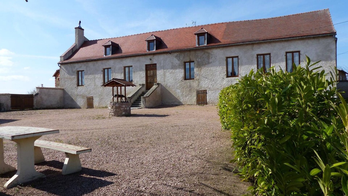 Arfeuilles Cottage | Spacious country house, pets allowed, private parking