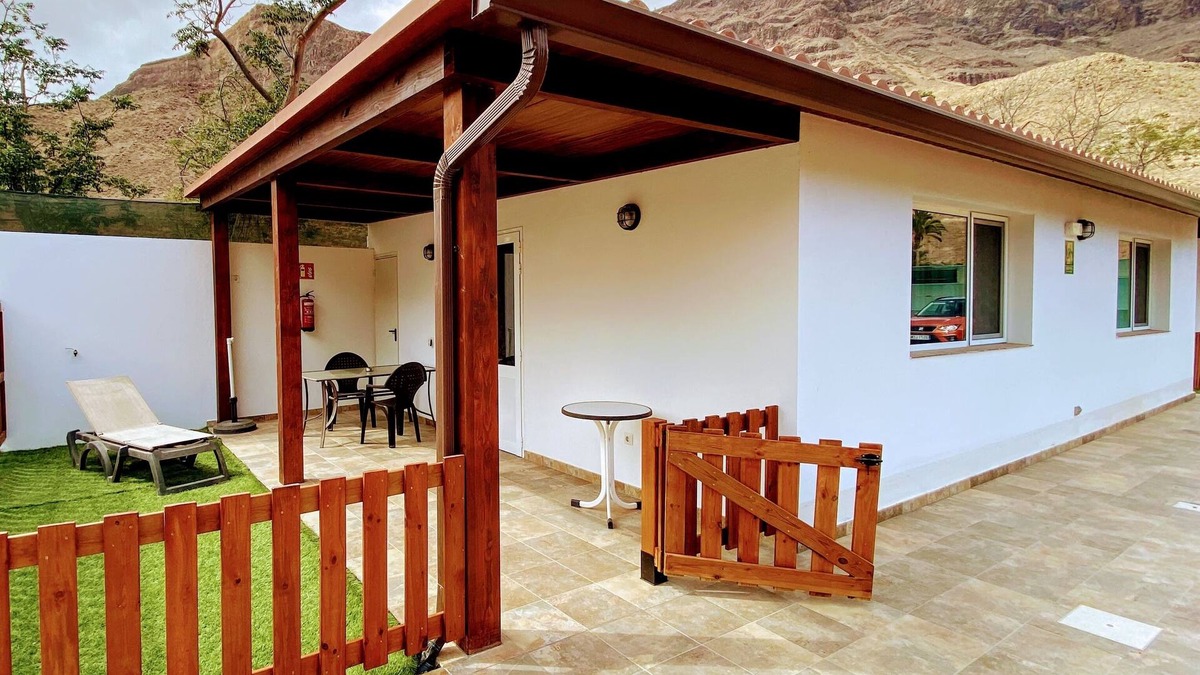 San Bartolome de Tirajana Ski Chalet | Spacious Country House in Arteara near Maspalomas