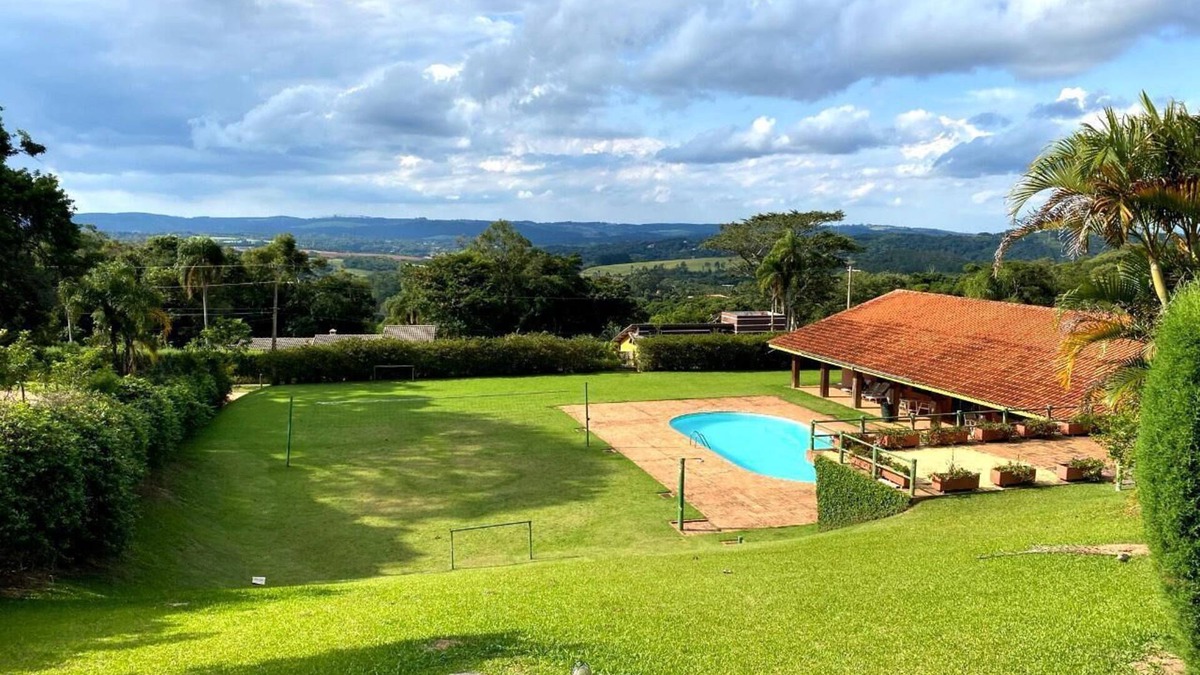 Ibiuna House | Spacious Country House in Condominium Close to Dam