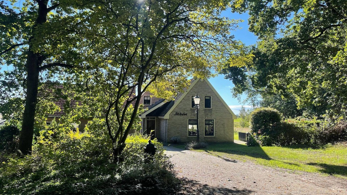 Den Burg House | Spacious Country Retreat