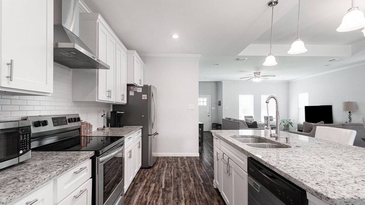 Southside House | Spacious&Cozy! 4BR/5bed/2.5BA Lackland, Missions, Downtown