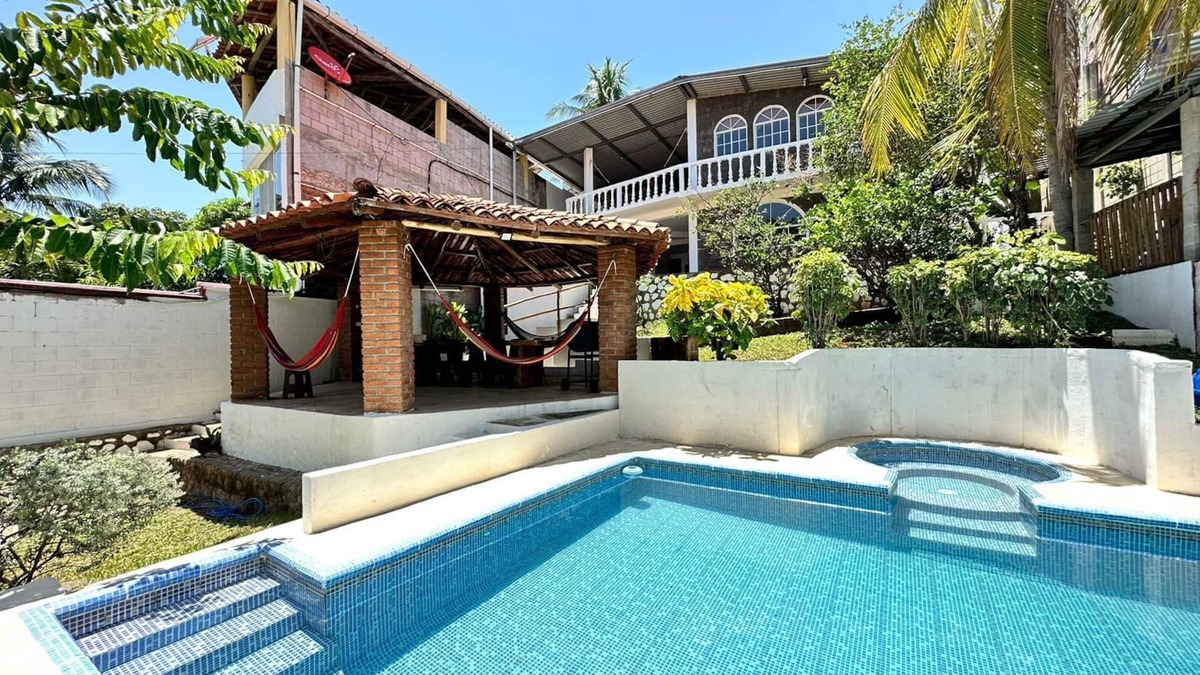 Tamanique House | Spacious Cozy Beachhouse in Atami!
