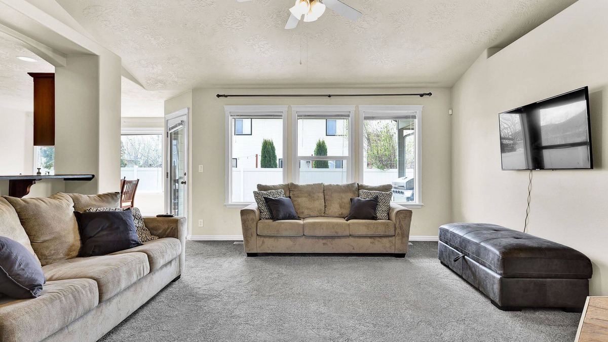 Meridian House | Spacious Cozy Home by Settlers Park - Meridian, ID